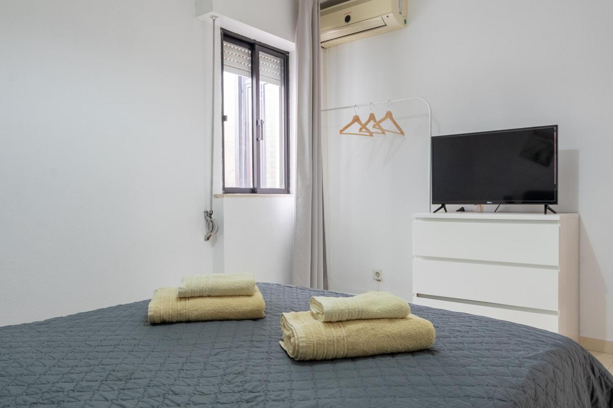 Blife Martinya House - Private Rooms And Apartments Olhão المظهر الخارجي الصورة
